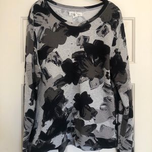 Edgy Black and white pullover